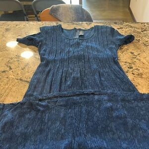 Vintage blue Molly Malloy size 10 crinkle dress. Great condition!!